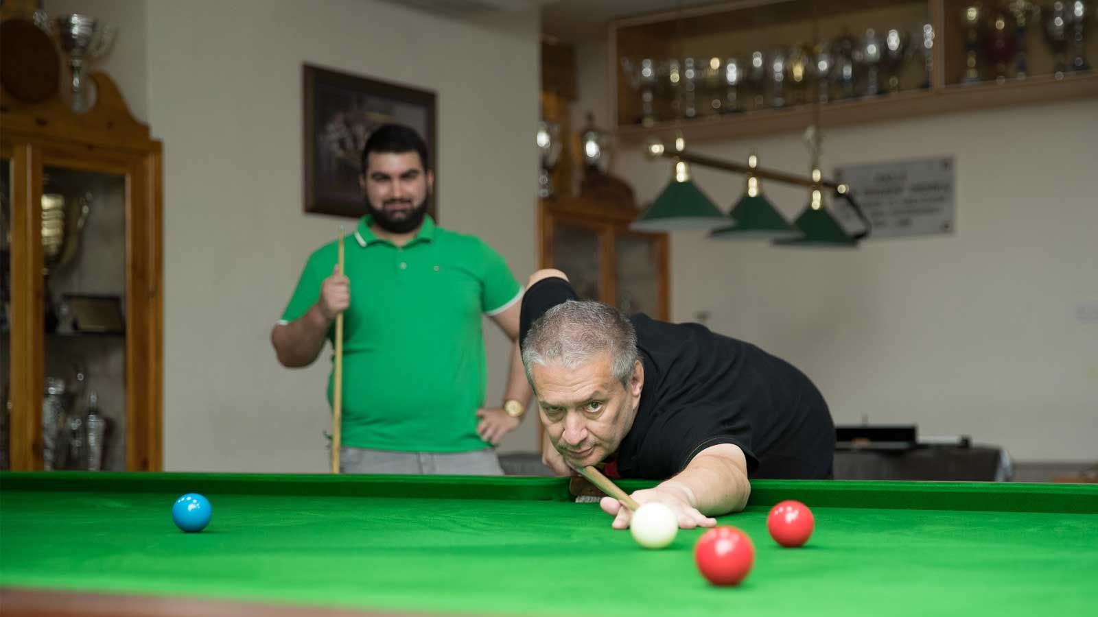 Tony Drago challenges snooker enthusiasts 